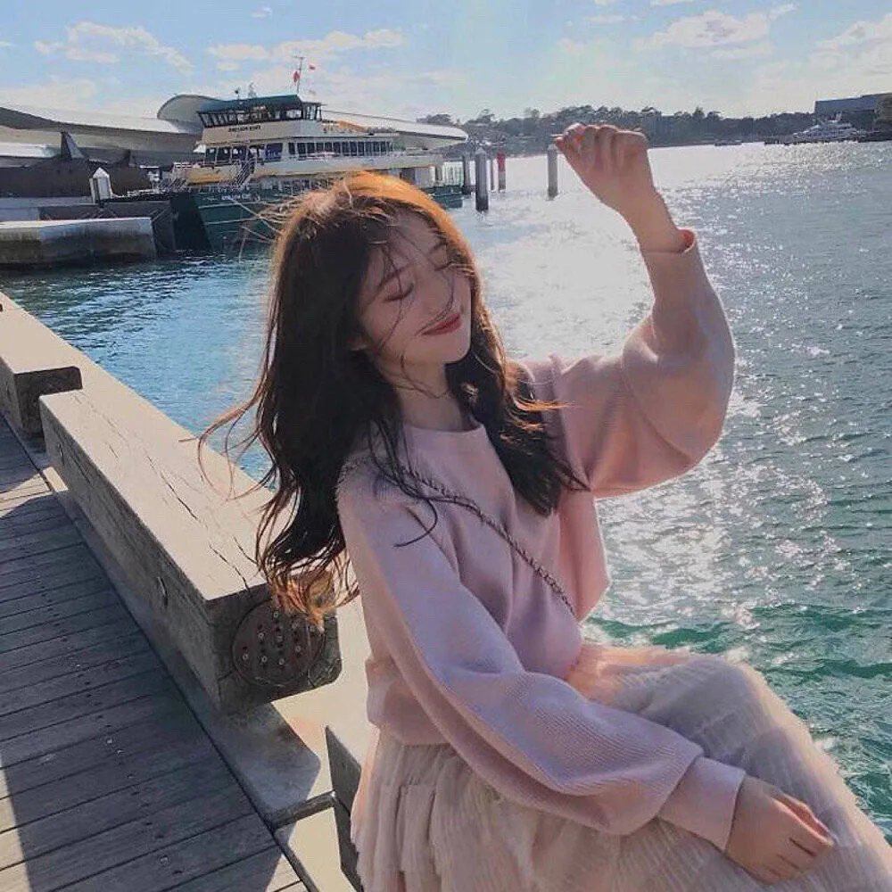 穿条纹衣的男孩海报